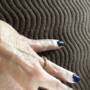 14k Yellow Gold Genuine Sapphires Ring.    Size 6.   NEW